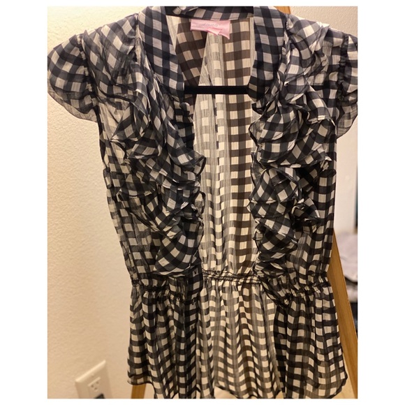 Button Down Sleeveless Patterned Shirt - Picture 3 of 3